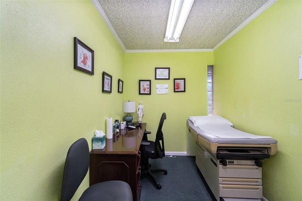Home Office, Interior