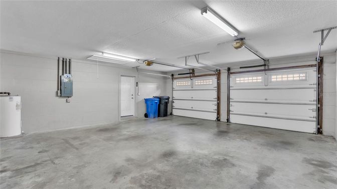 Garage, Interior