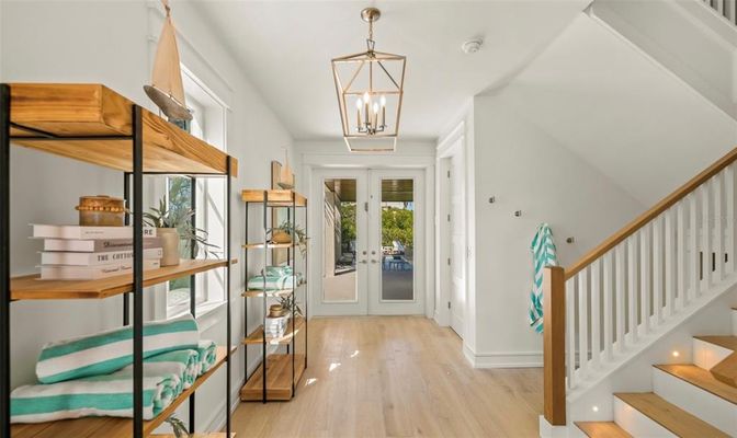 Interior, Pendant Lights, Wood Texture Flooring