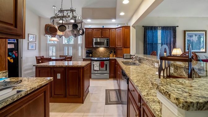 Dining room, Interior, Kitchen, Pendant Lights, Recessed Lighting, Stainless Steel Appliances