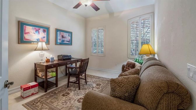 Home Office, Interior