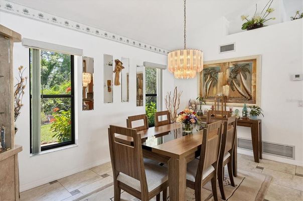 Chandelier, Dining room, Interior