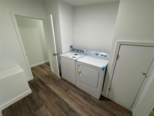 Interior, Utility Closets, Washer, Wood Texture Flooring