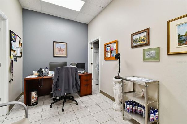Home Office, Interior