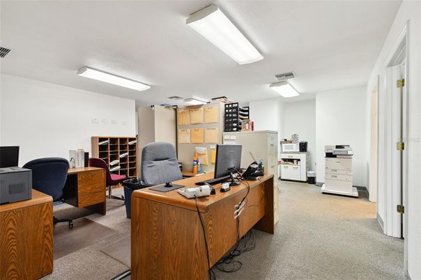 Home Office, Interior