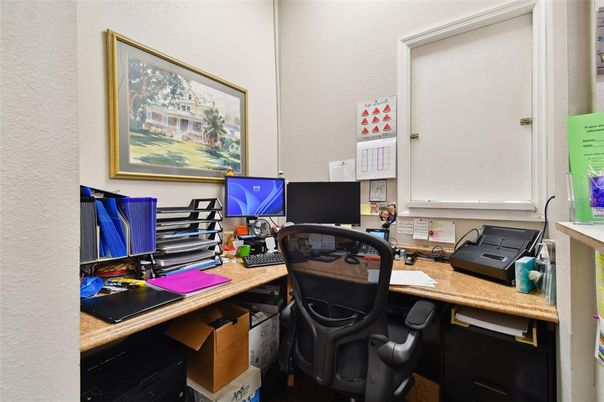 Home Office, Interior