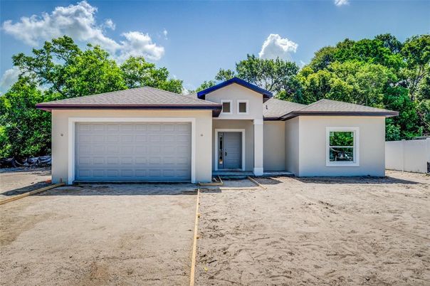 Attached, Exterior, Facade, Ranch