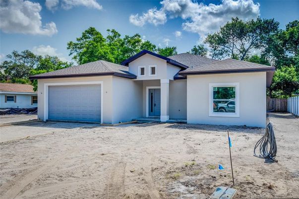 Attached, Exterior, Facade, Ranch