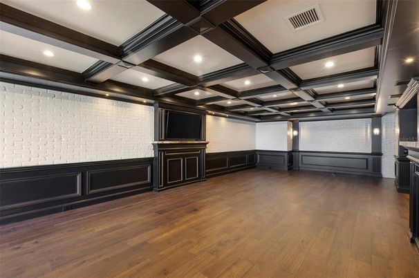 Empty room, Interior, Recessed Lighting, Wood Texture Flooring