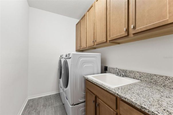 Interior, Washer, Wood Texture Flooring