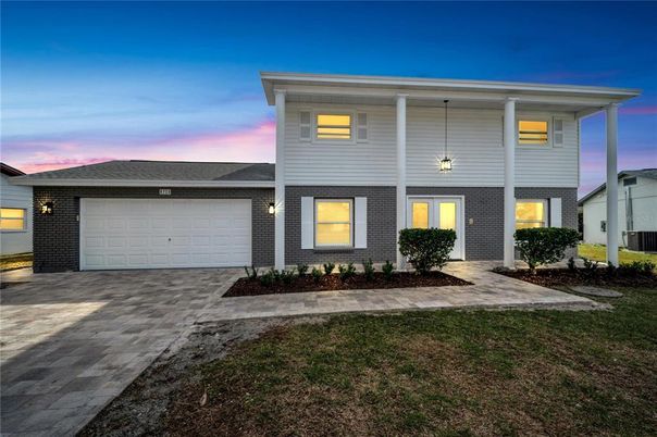 Attached, Exterior, Facade, Brick Facade, Raised Ranch