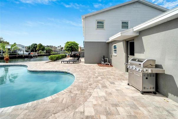 Exterior, Pool, Water