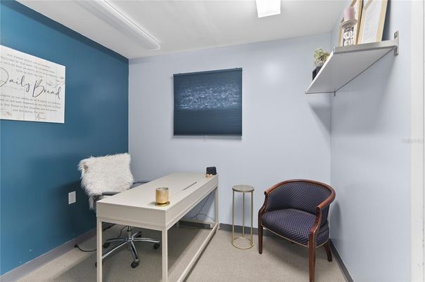 Home Office, Interior