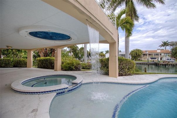 Exterior, Pool, Water