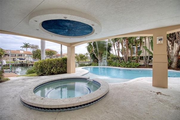 Exterior, Pool, Water