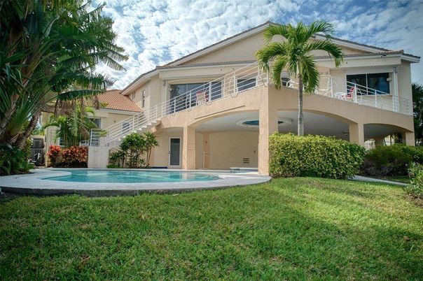 Backyard, Exterior, Pool