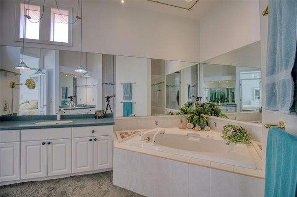 Bathroom, Interior, Pendant Lights