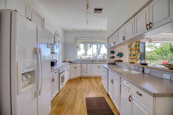Interior, Kitchen, Pendant Lights, Wood Texture Flooring