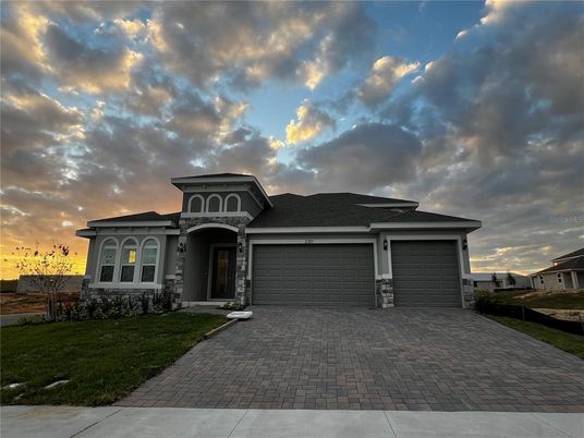 Attached, Exterior, Facade, Mediterranean