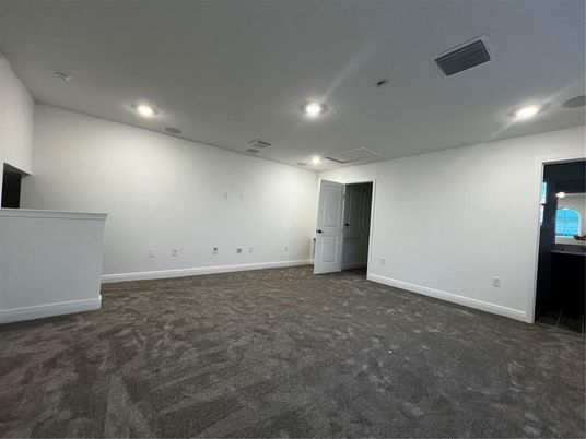 Empty room, Interior, Recessed Lighting