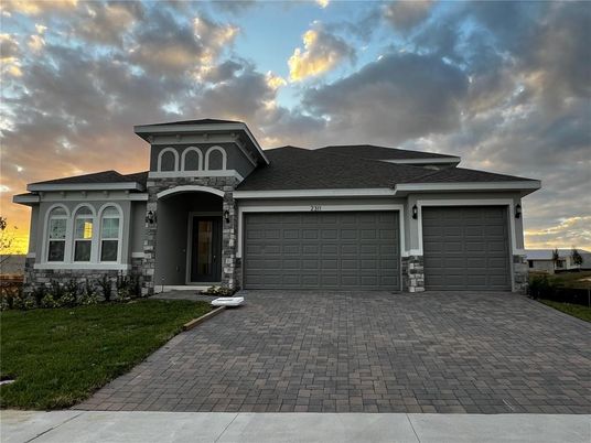 Attached, Exterior, Facade, Mediterranean