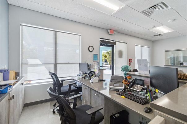 Home Office, Interior