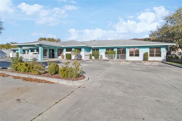 Exterior, Facade, Ranch