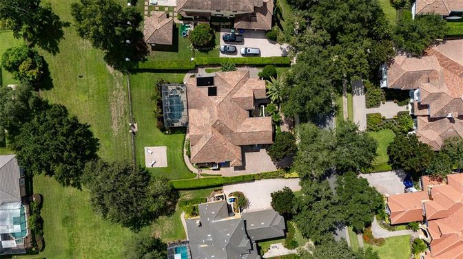 Exterior, Drone