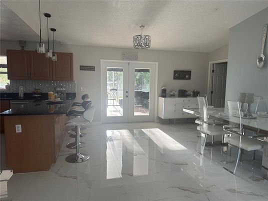 Dining room, Interior, Kitchen, Marble, Pendant Lights
