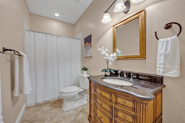 Bathroom, Interior, Recessed Lighting