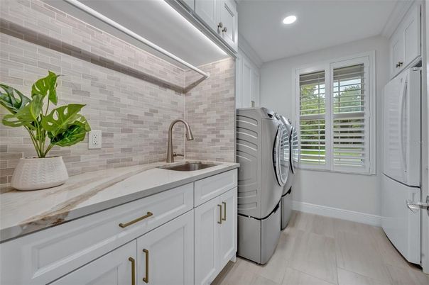 Interior, Recessed Lighting, Stone Walls, Washer