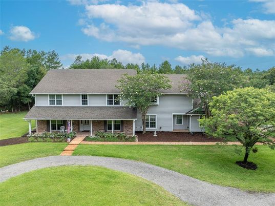 Backyard, Exterior, Facade, Farmhouse