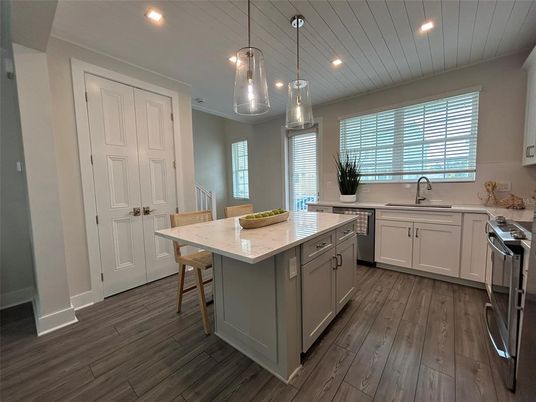 Interior, Kitchen, Pendant Lights, Recessed Lighting, Wood Texture Flooring