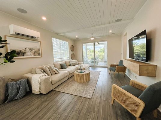 Interior, Living room, Recessed Lighting, Wood Texture Flooring