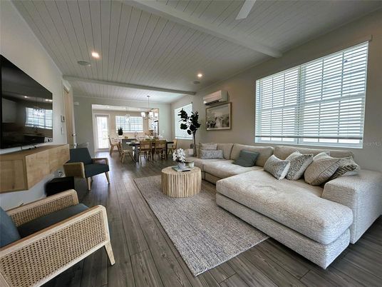 Dining room, Interior, Living room, Pendant Lights, Recessed Lighting, Wood Texture Flooring