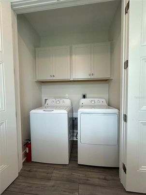 Interior, Utility Closets, Washer, Wood Texture Flooring