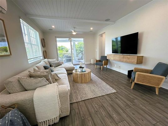Interior, Living room, Recessed Lighting, Wood Texture Flooring