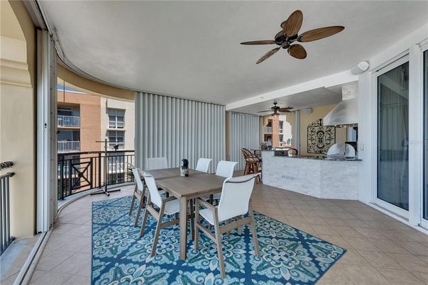 Dining room, Interior
