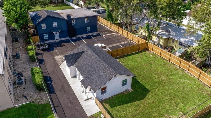 Exterior, Drone