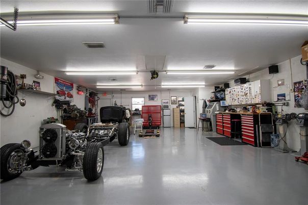 Garage, Interior