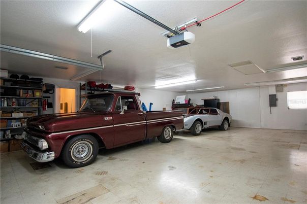 Garage, Interior