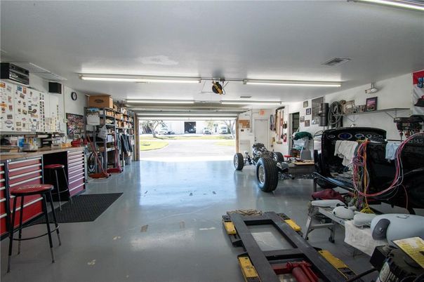 Garage, Interior