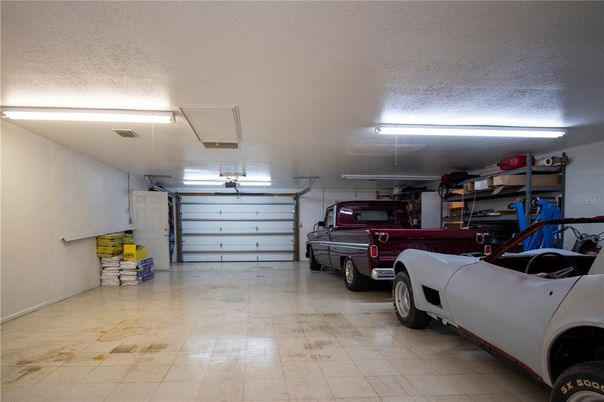 Garage, Interior
