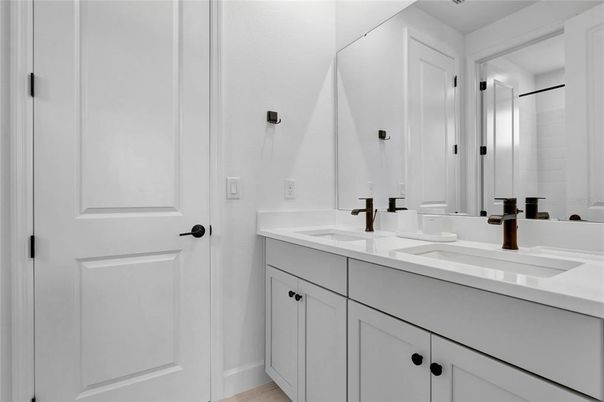 Bathroom, Dual Sink Vanities, Interior