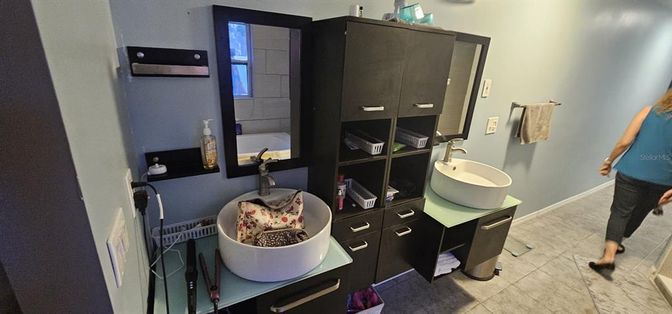 Bathroom, Free Standing Baths, Interior