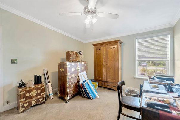 Home Office, Interior