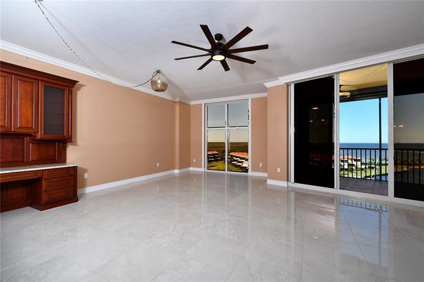 Empty room, Interior, Water