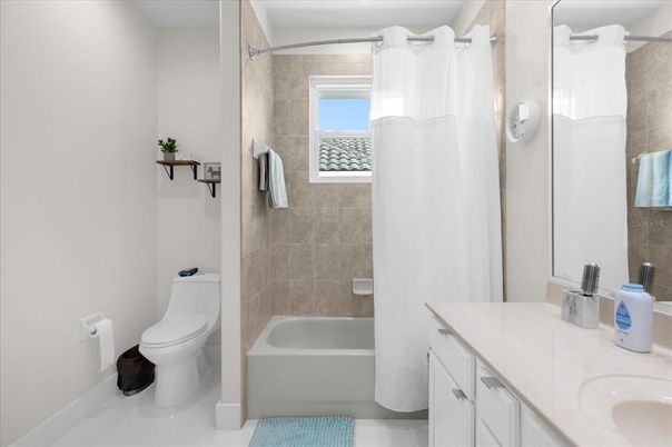 Bathroom, Interior, Tile Countertops