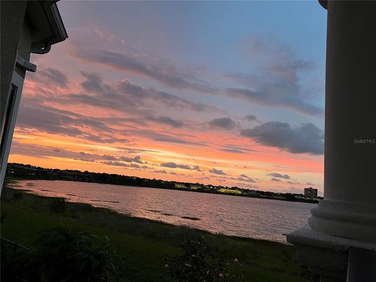 Exterior, Lake