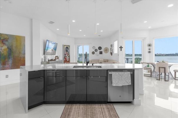Interior, Kitchen, Recessed Lighting, Water